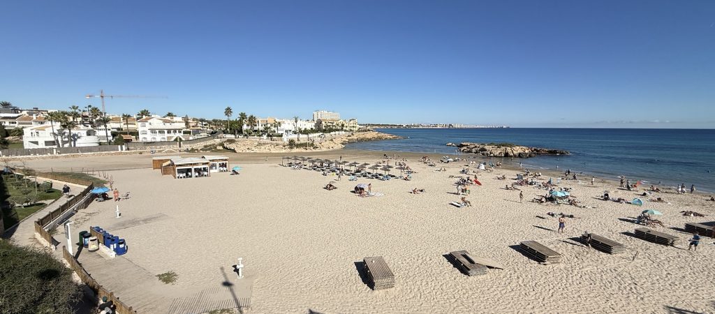 Sandbucht Cala Capitán an der Orihuela Costa